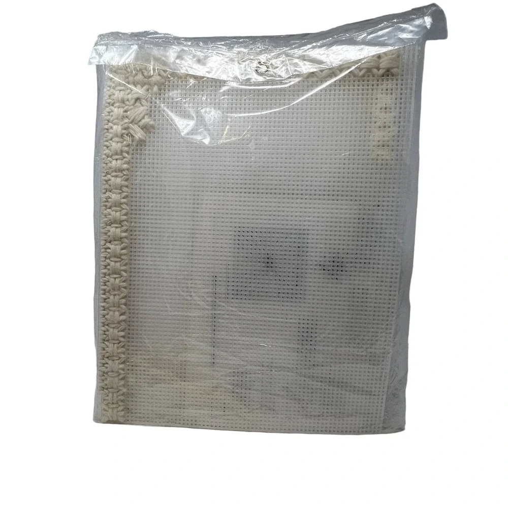 Vintage 1975 Columbia Minerva Needlepoint Irish Patterned‎ White Tote Kit